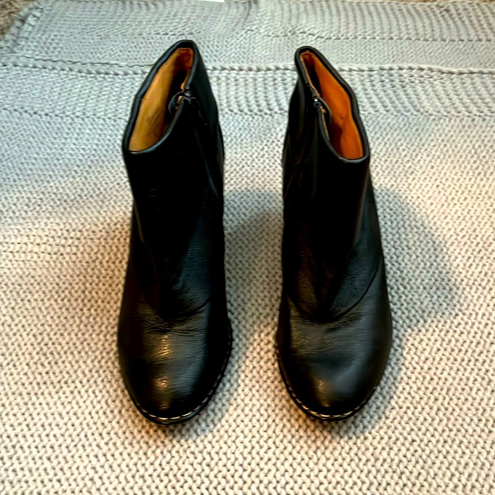 NWOB Sofft brand black all leather bootie. Never worn. Size 7.5
